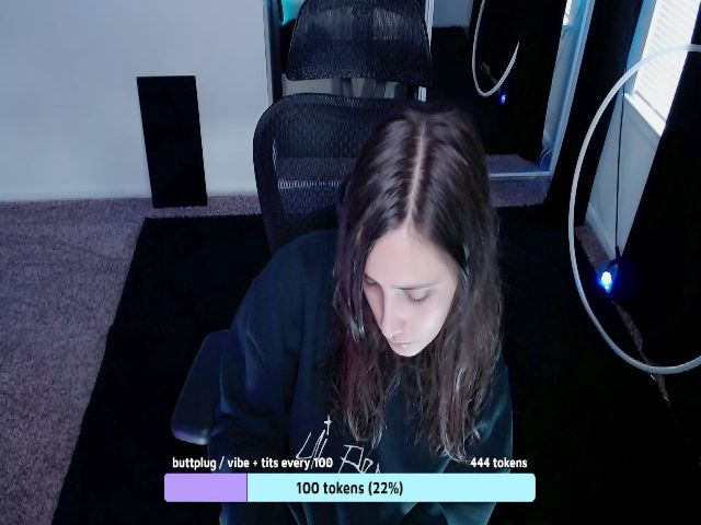 Live sex webcam photo for moonlitfox #268231292