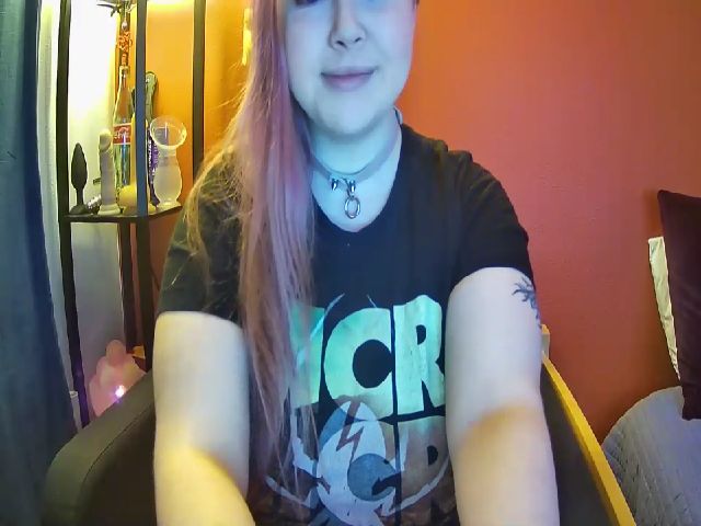 Live sex webcam photo for Lizzybabie #267979906