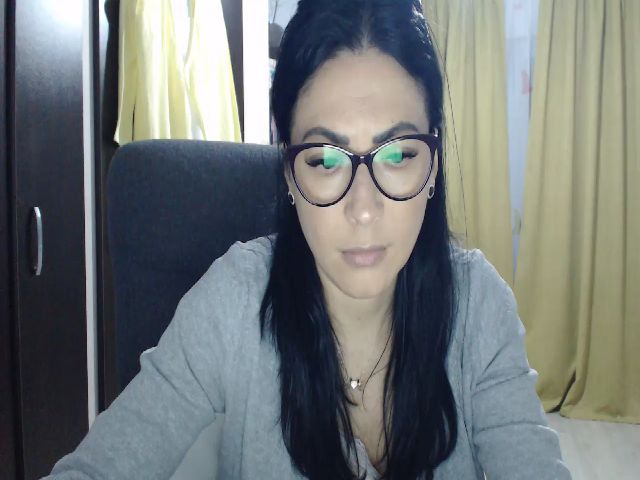 Live sex webcam photo for brunette_glam #268132531