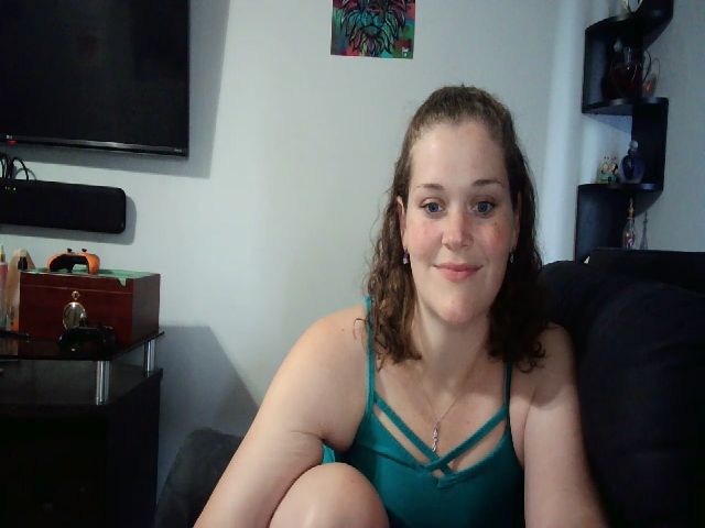 Live sex webcam photo for Lisa_Lux #268018758