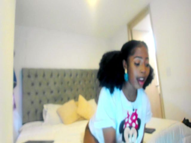 Live sex webcam photo for Afro__Goddess #268058045