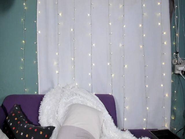 Live sex webcam photo for MixedBeauty45 #268245545