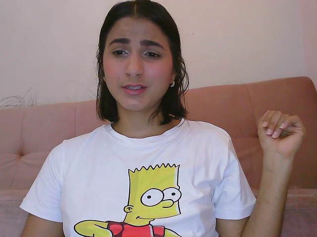 Live sex webcam photo for Sarita30 #268065690