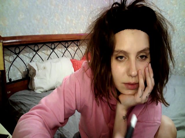 Live sex webcam photo for LiLMasha #268159571