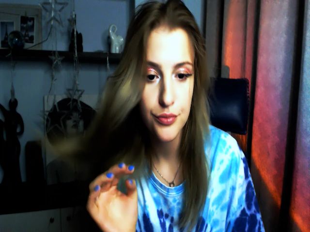 Live sex webcam photo for Sofia__White #267814330