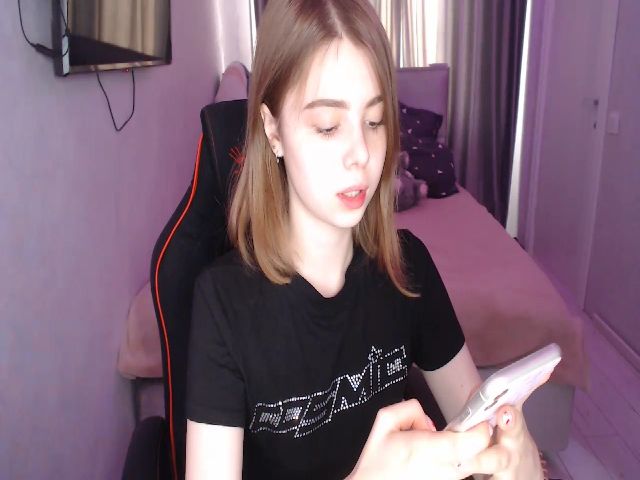 Live sex webcam photo for TriplePrinces #268045417