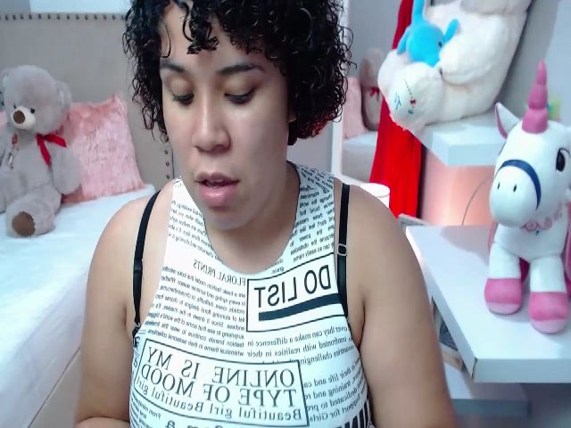 Live sex webcam photo for Emacollins #267824386