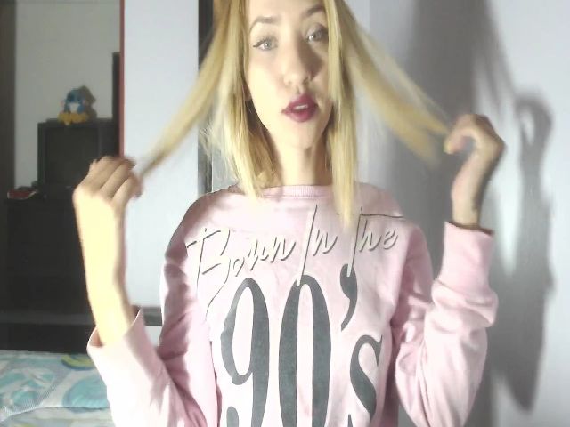 Live sex webcam photo for KellyUnicorn #267899479