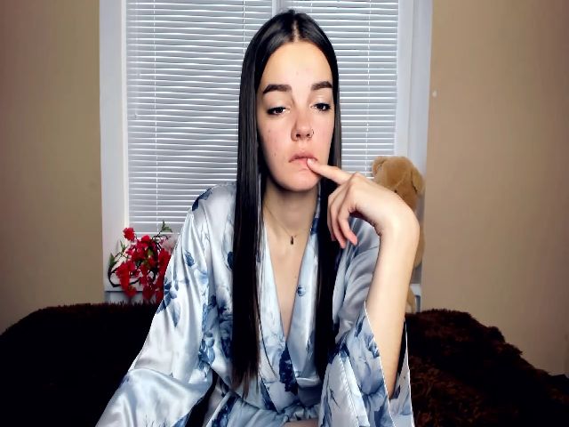 Live sex webcam photo for BertaOwenn #268076232