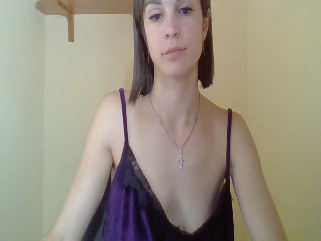 Live sex webcam photo for Lillian_N #268175161