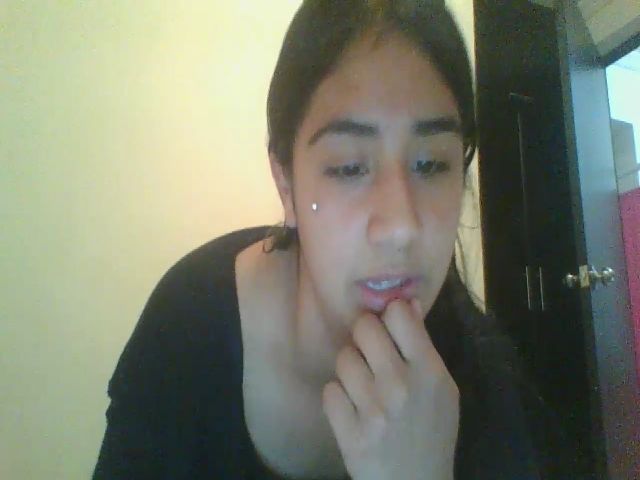 Live sex webcam photo for Madalinekroft #268177676