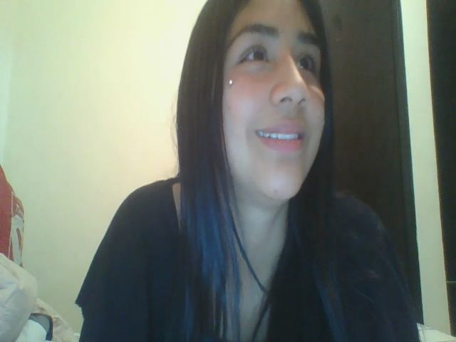 Live sex webcam photo for Madalinekroft #268183629