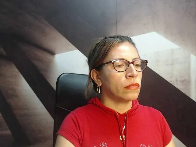 Live sex webcam photo for maturehot-1 #268454390