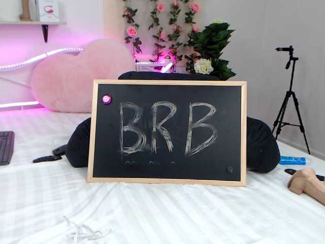 Live sex webcam photo for MarleeKai #287989605