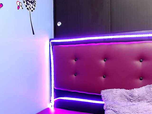 Live sex webcam photo for Sweet-Kitty1 #268255459