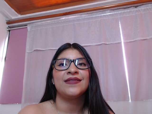 Live sex webcam photo for holly20a #287994933