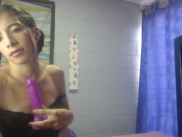 Live sex webcam photo for zoe-barnet #268454556