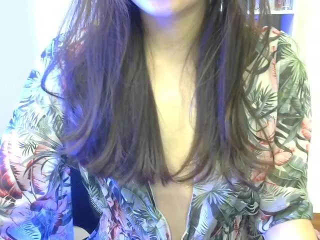 Live sex webcam photo for PussyMaya1 #268544166