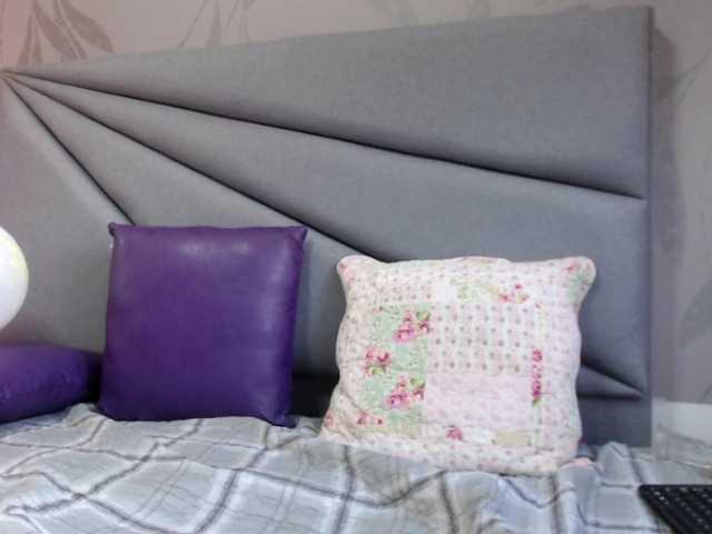 Live sex webcam photo for Lola0012 #268544828