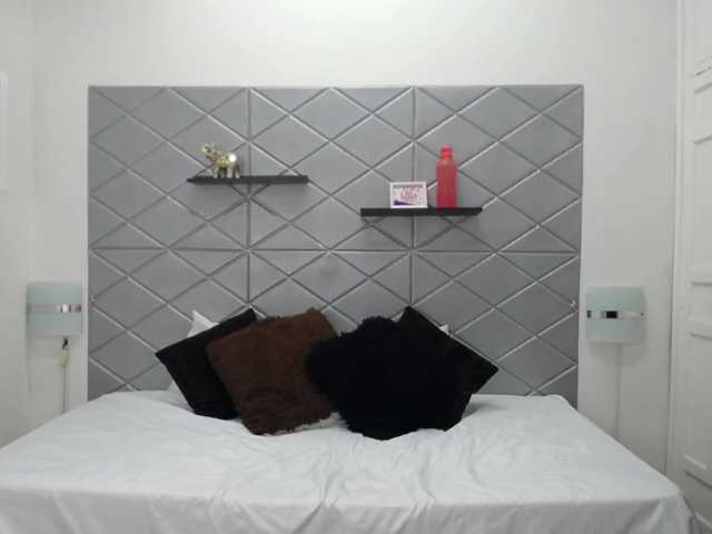 Live sex webcam photo for sofia-lopeez #268545104