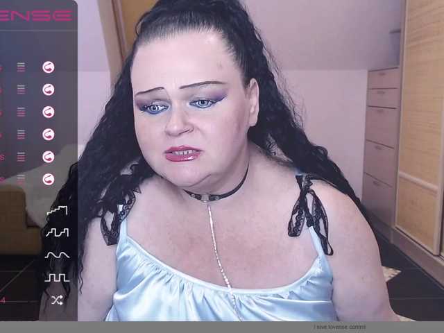 Live sex webcam photo for maure11 #268253716