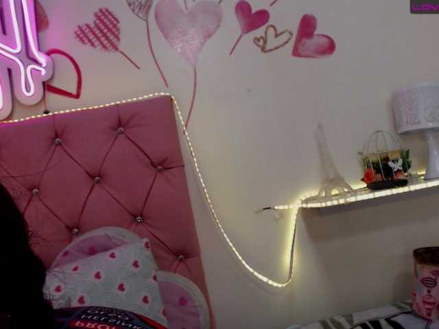 Live sex webcam photo for AdeleMilf #288007694