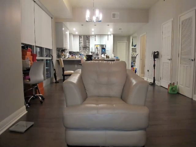 Live sex webcam photo for PettyLove #268330646