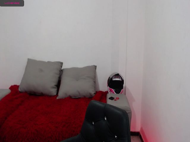 Live sex webcam photo for Sofia_ortiz #268406623