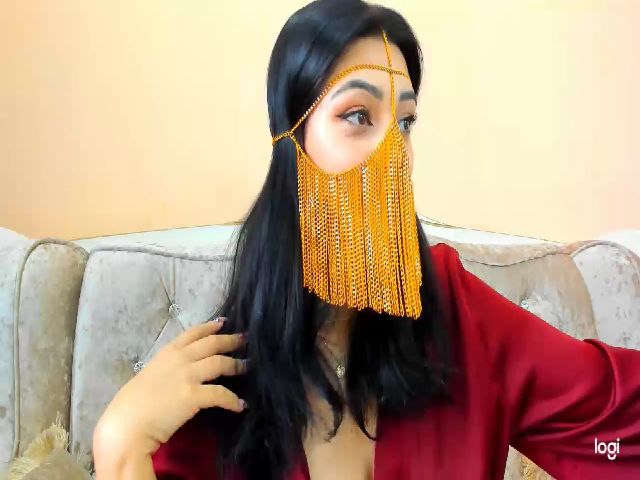 Live sex webcam photo for AmelieBrunel #268347424