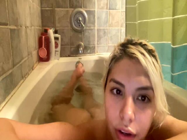 Live sex webcam photo for indicamoon #268358184