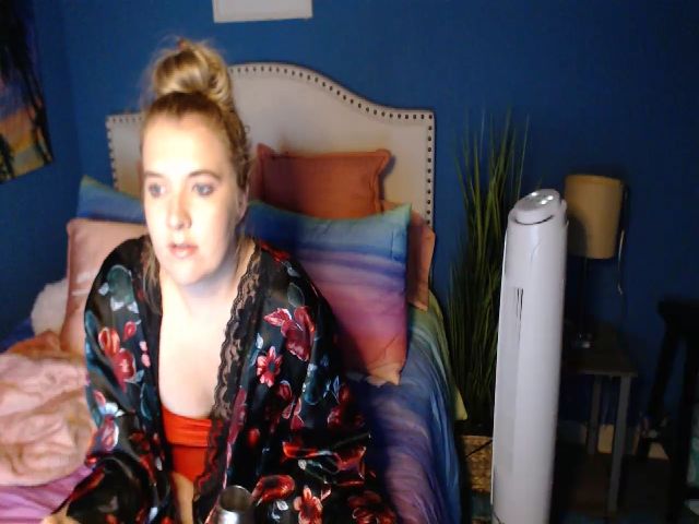 Live sex webcam photo for SnowWhiteXxxx #268548419