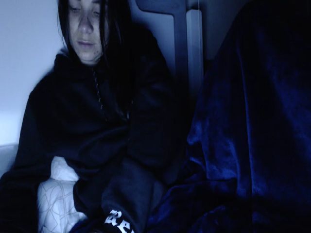 Live sex webcam photo for Joanne7 #268378218