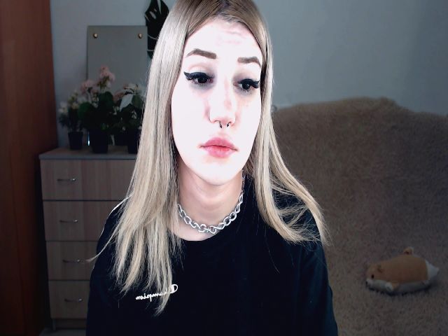 Live sex webcam photo for Alison_Moonli #268547783