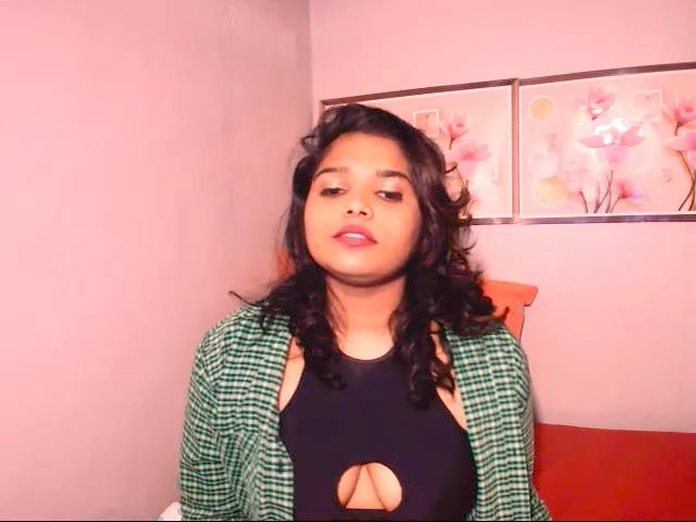 Live sex webcam photo for Indiankimmy #268402084
