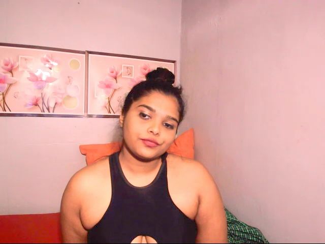 Live sex webcam photo for Indiankimmy #268480126