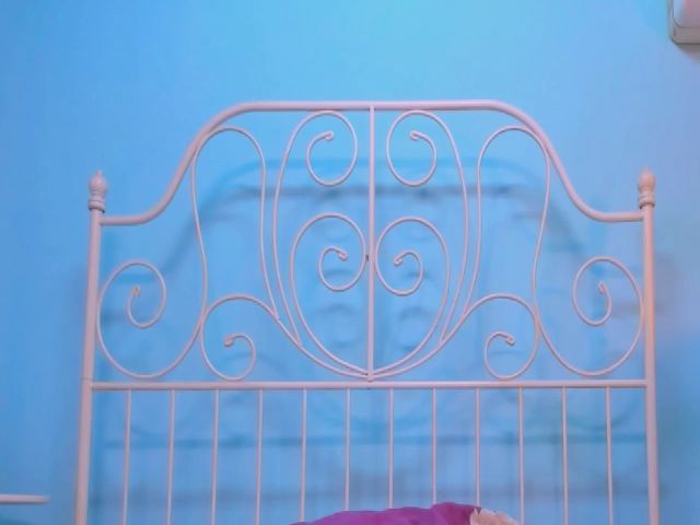 Live sex webcam photo for LindseyDoll #268548652