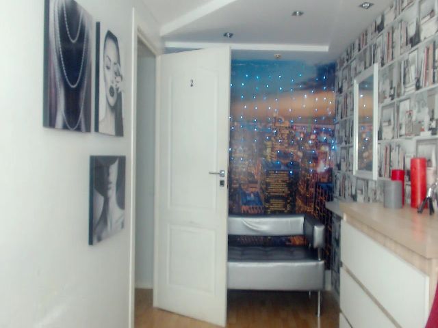 Live sex webcam photo for Lovely_della #268550359