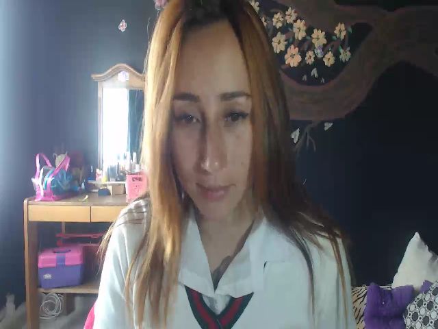 Live sex webcam photo for Scarlet_tatto #268547561