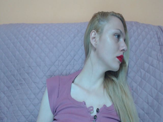 Live sex webcam photo for LorenaMartins #268549377