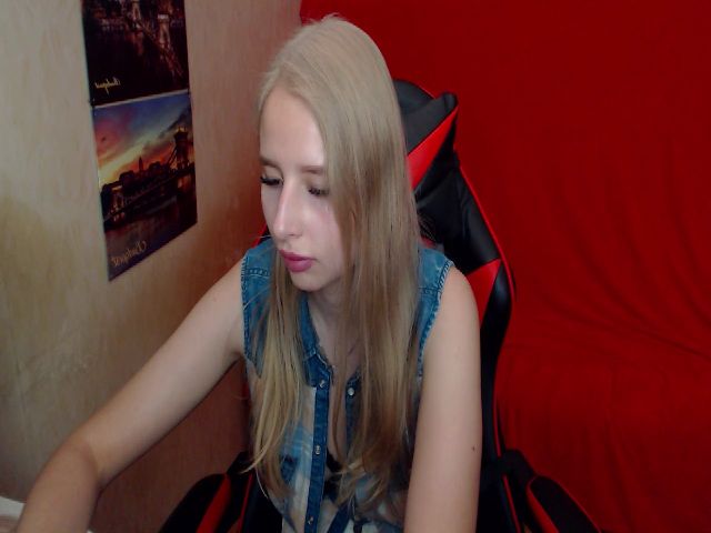 Live sex webcam photo for JessyGinger #268545989
