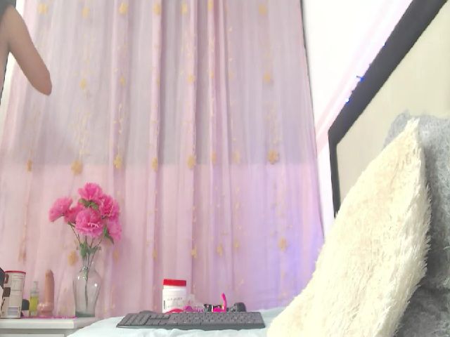 Live sex webcam photo for Pilarstar_ #268339796