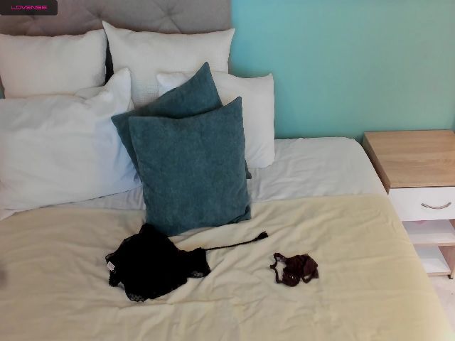 Live sex webcam photo for circenmilen #268417577