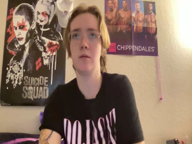 Live sex webcam photo for CandyBurger #268539297