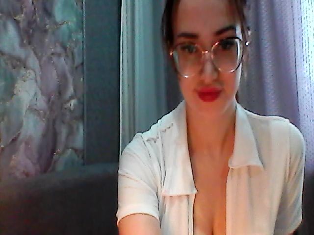 Live sex webcam photo for EmiliyaFoxy #268375552