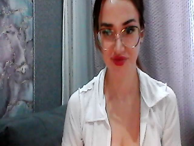 Live sex webcam photo for EmiliyaFoxy #268457995