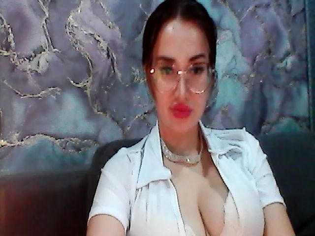 Live sex webcam photo for EmiliyaFoxy #268465981