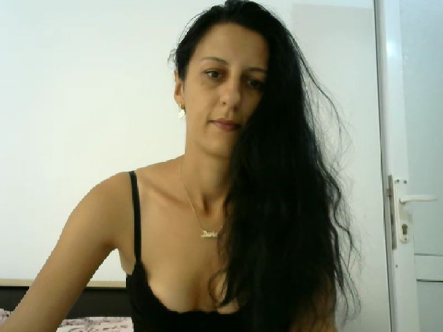 Live sex webcam photo for BelyEly #268347838