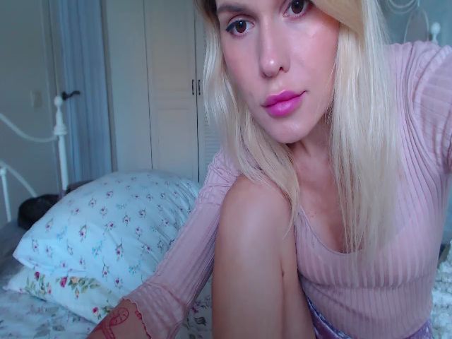 Live sex webcam photo for Passion0ut #268498718