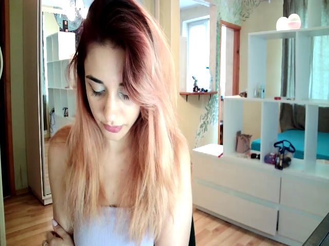 Live sex webcam photo for Lexy_hott #268424658