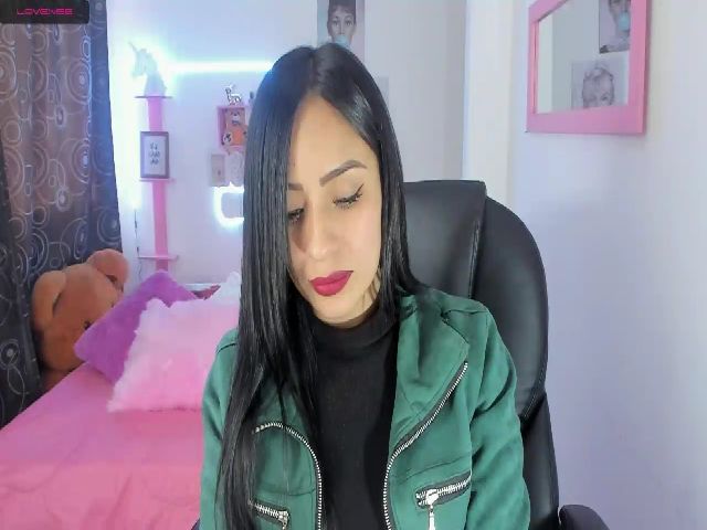 Live sex webcam photo for Paulina2700 #268527403